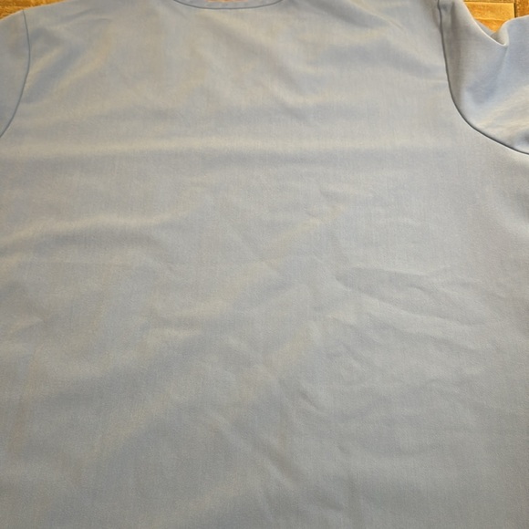 Figs light blue scrub top size L - Picture 8 of 8